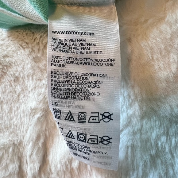 Tommy Hilfiger Ombré Striped V-Neck Tee - Picture 4 of 5